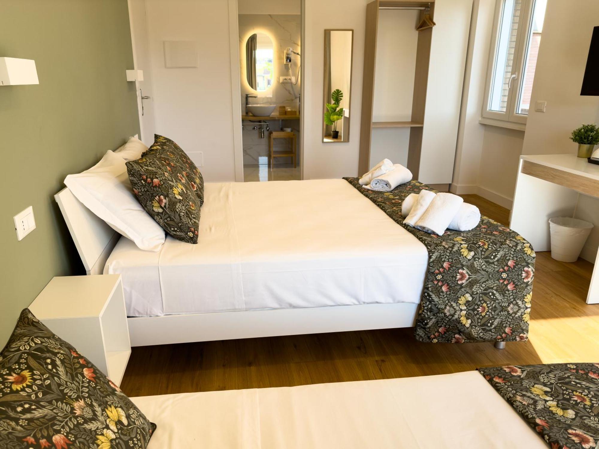 Isola 163 Guest House 菲乌米奇诺 外观 照片