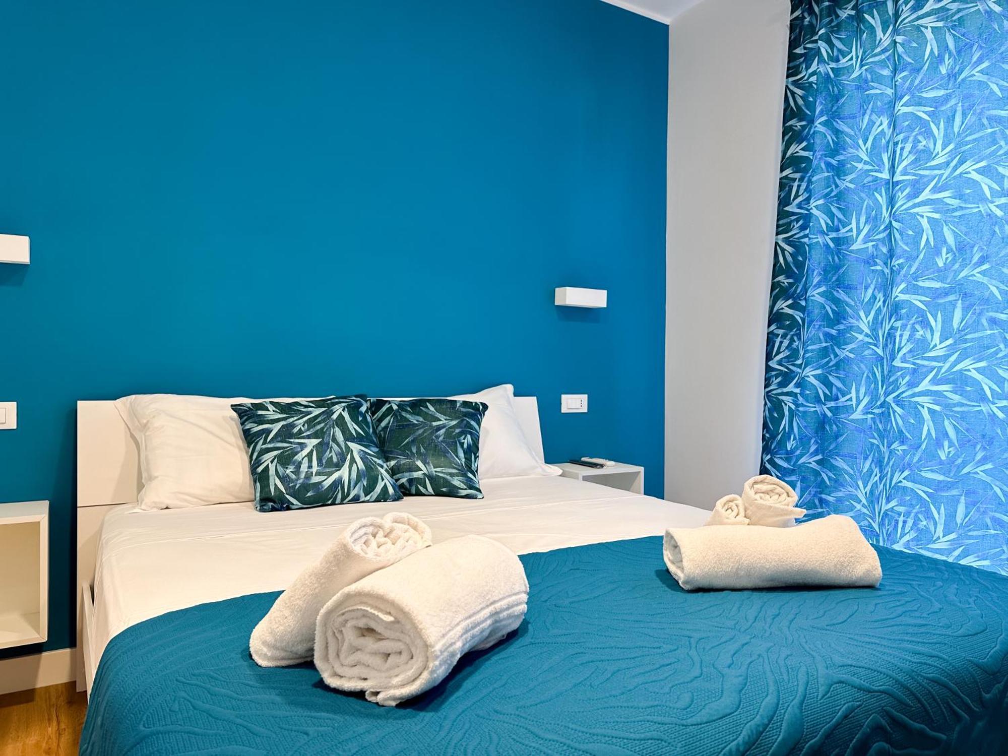 Isola 163 Guest House 菲乌米奇诺 外观 照片