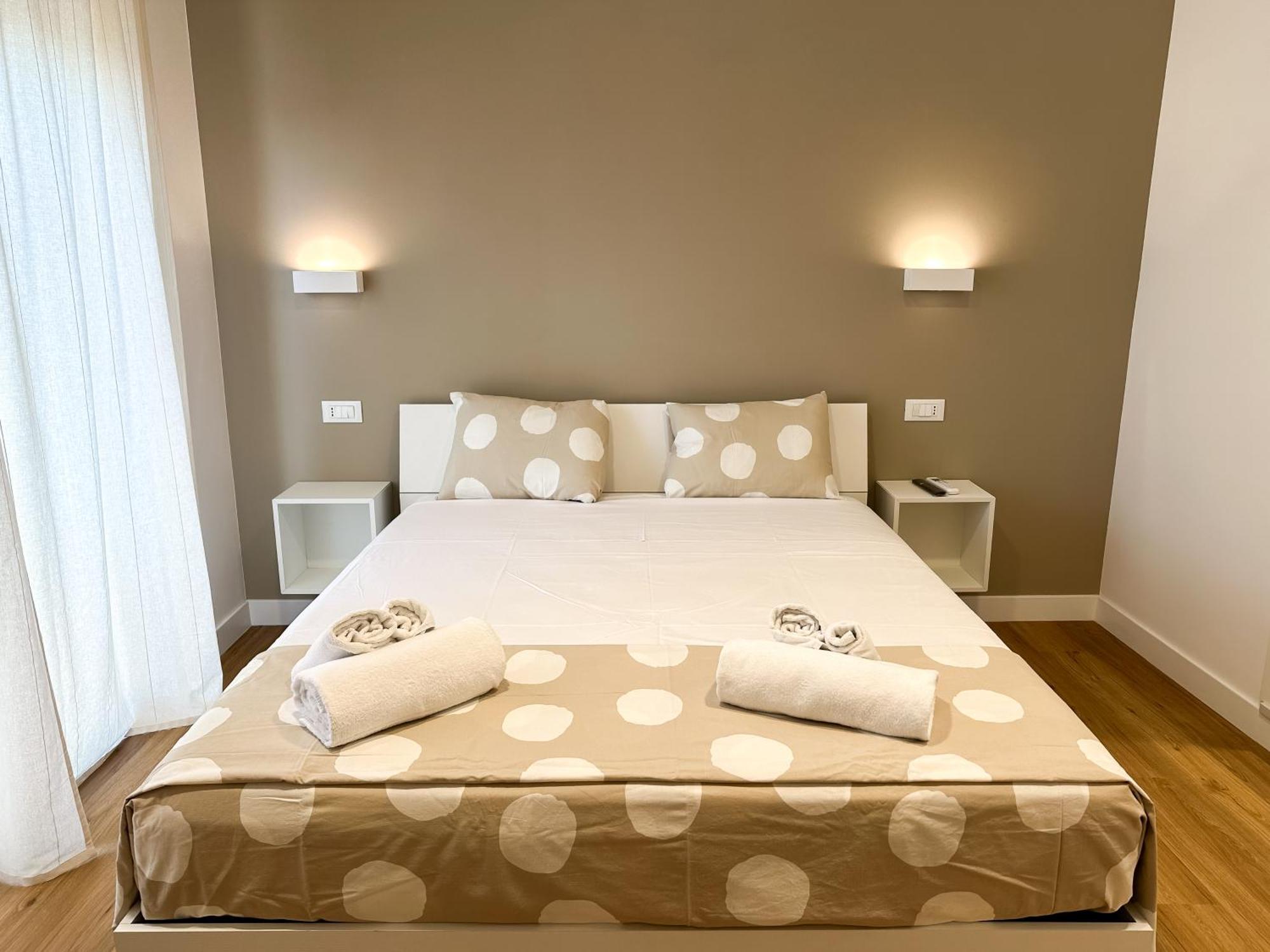 Isola 163 Guest House 菲乌米奇诺 外观 照片