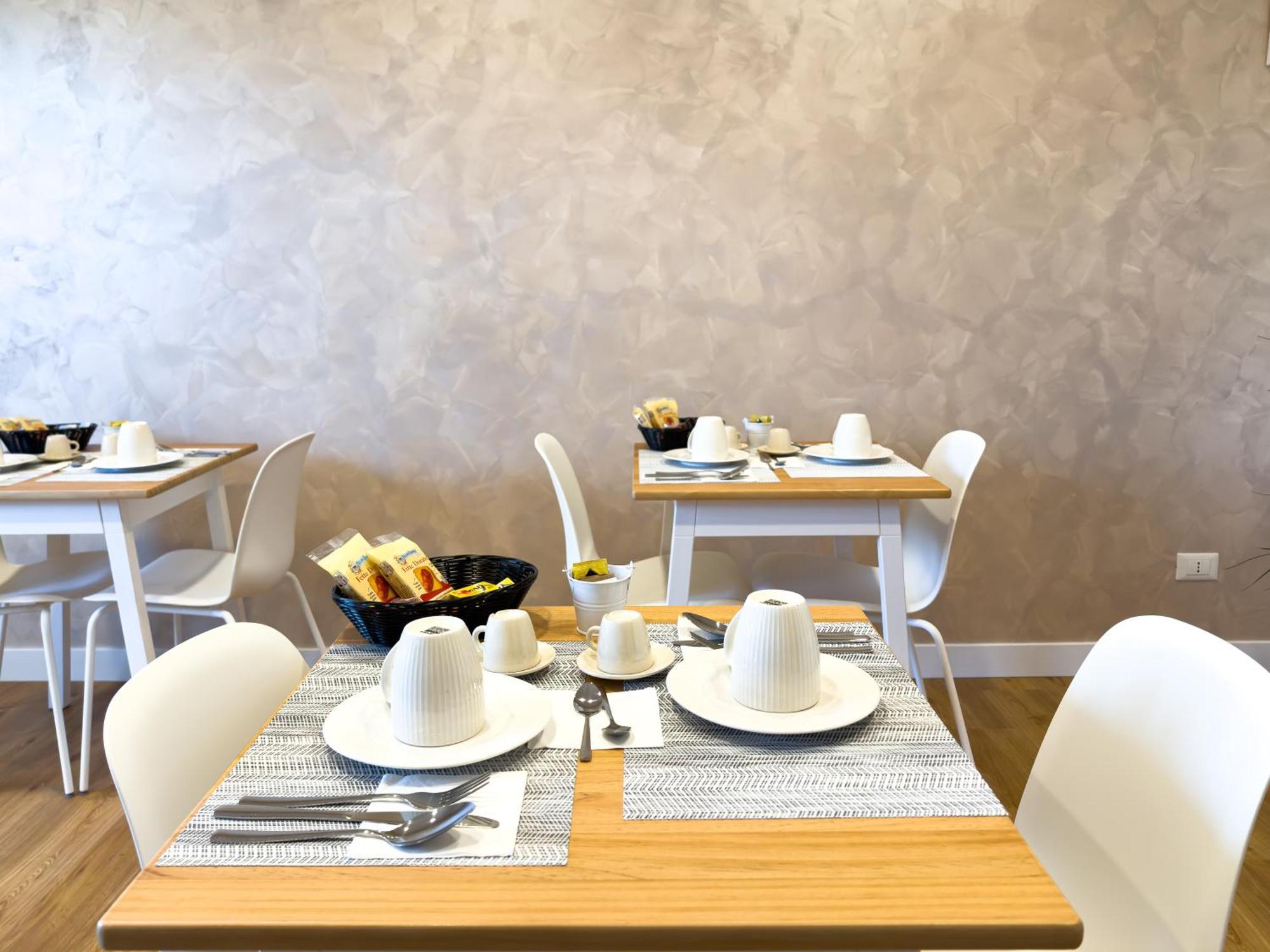 Isola 163 Guest House 菲乌米奇诺 外观 照片